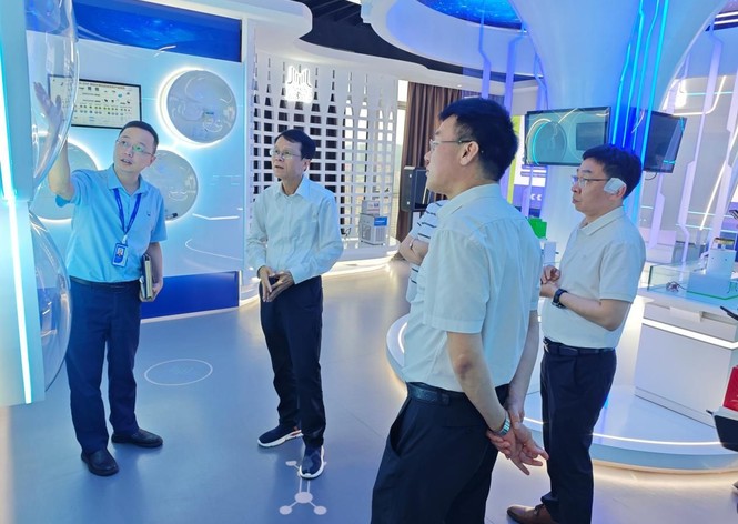 数智赋能 绿动鹭岛 | 乐山市政协党组副书记、副主席黄晓舟一行光临CQ9(电子集团)官方网站节能走访调研